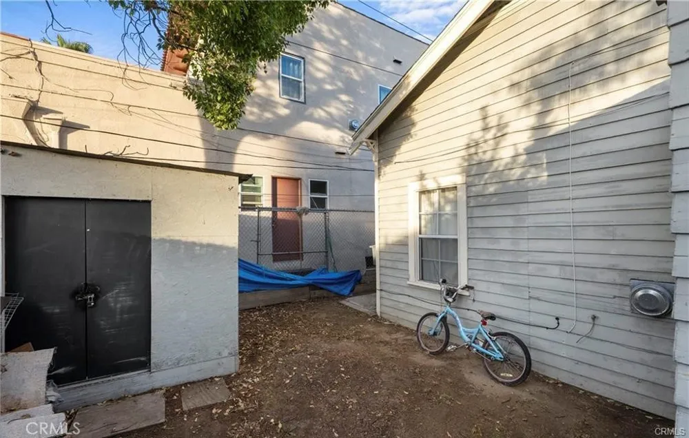 833 Pepper Way Glendale, CA 91205