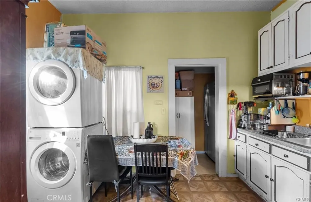 833 Pepper Way Glendale, CA 91205