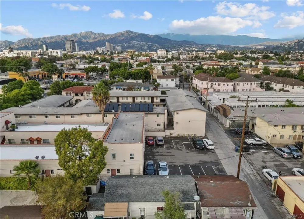 833 Pepper Way Glendale, CA 91205