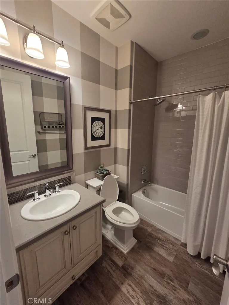 21 Sorrel Lake Forest, CA 92630