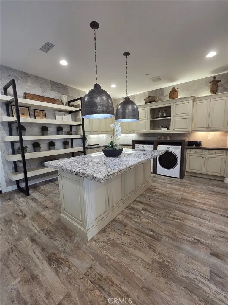 21 Sorrel Lake Forest, CA 92630