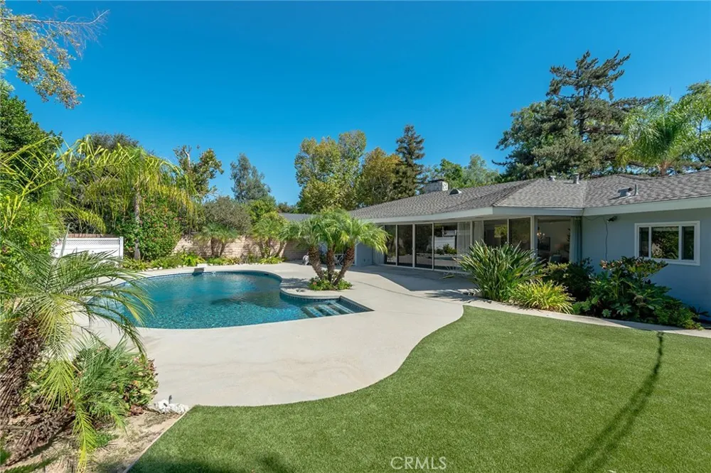 17735 Fullerfarm Northridge, CA 91325
