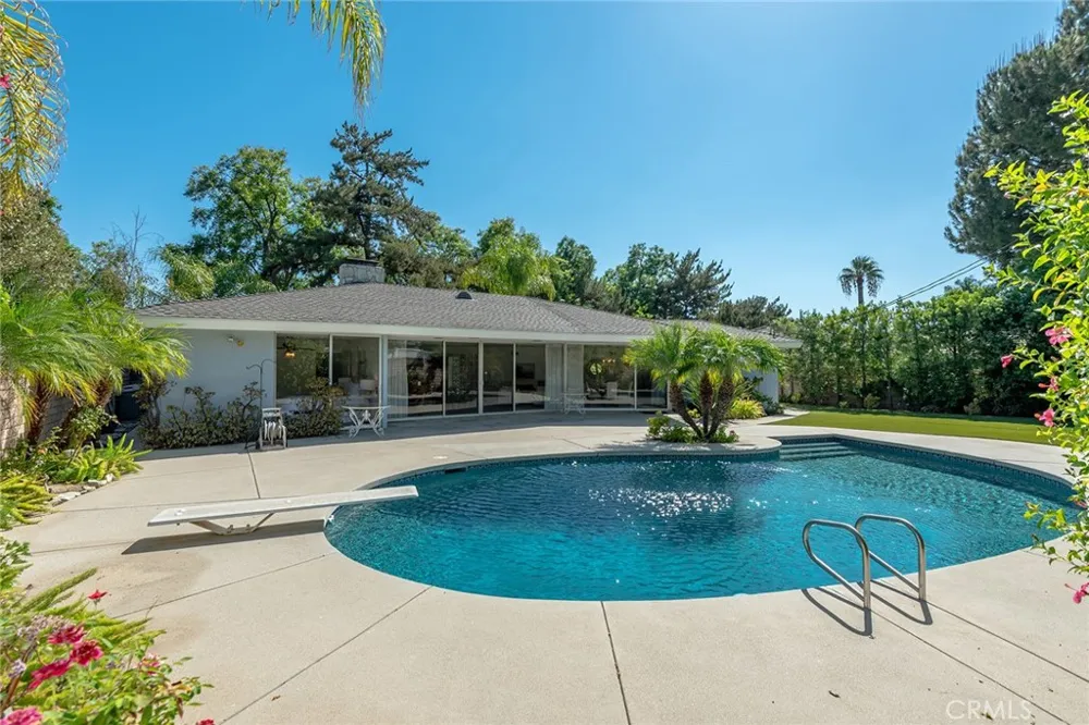 17735 Fullerfarm Northridge, CA 91325