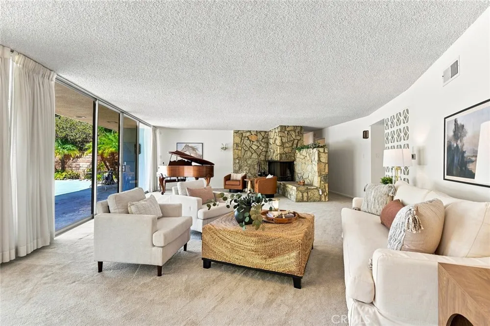 17735 Fullerfarm Northridge, CA 91325
