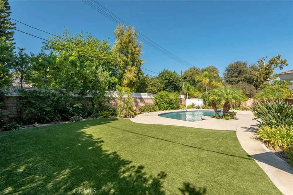 17735 Fullerfarm Northridge, CA 91325