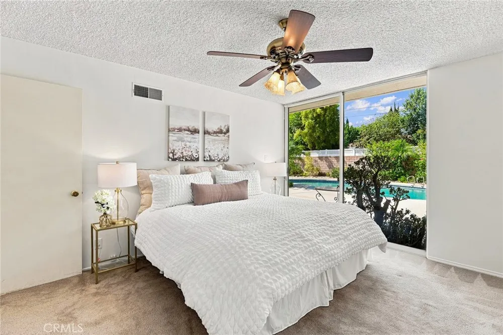 17735 Fullerfarm Northridge, CA 91325