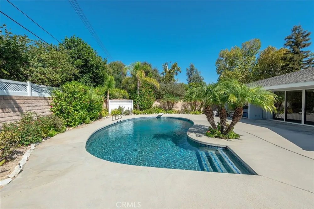 17735 Fullerfarm Northridge, CA 91325