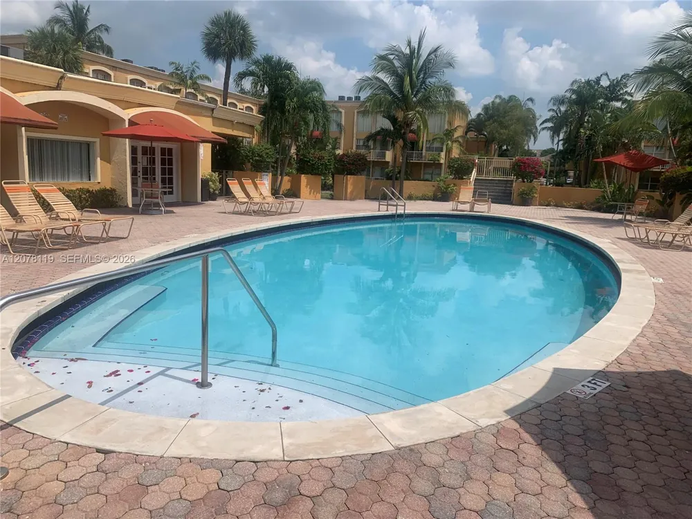 17911 NW 68th Ave #O202 Hialeah, FL 33015