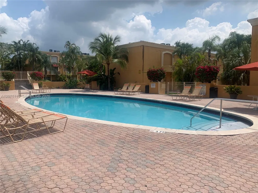 17911 NW 68th Ave #O202 Hialeah, FL 33015