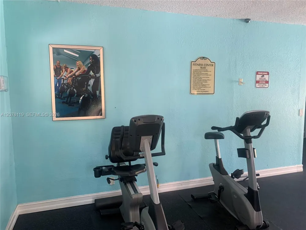17911 NW 68th Ave #O202 Hialeah, FL 33015