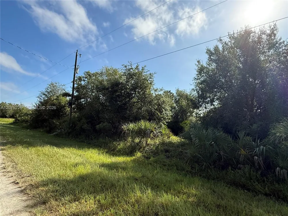 145 S UTOPIA ST Clewiston, FL 33440