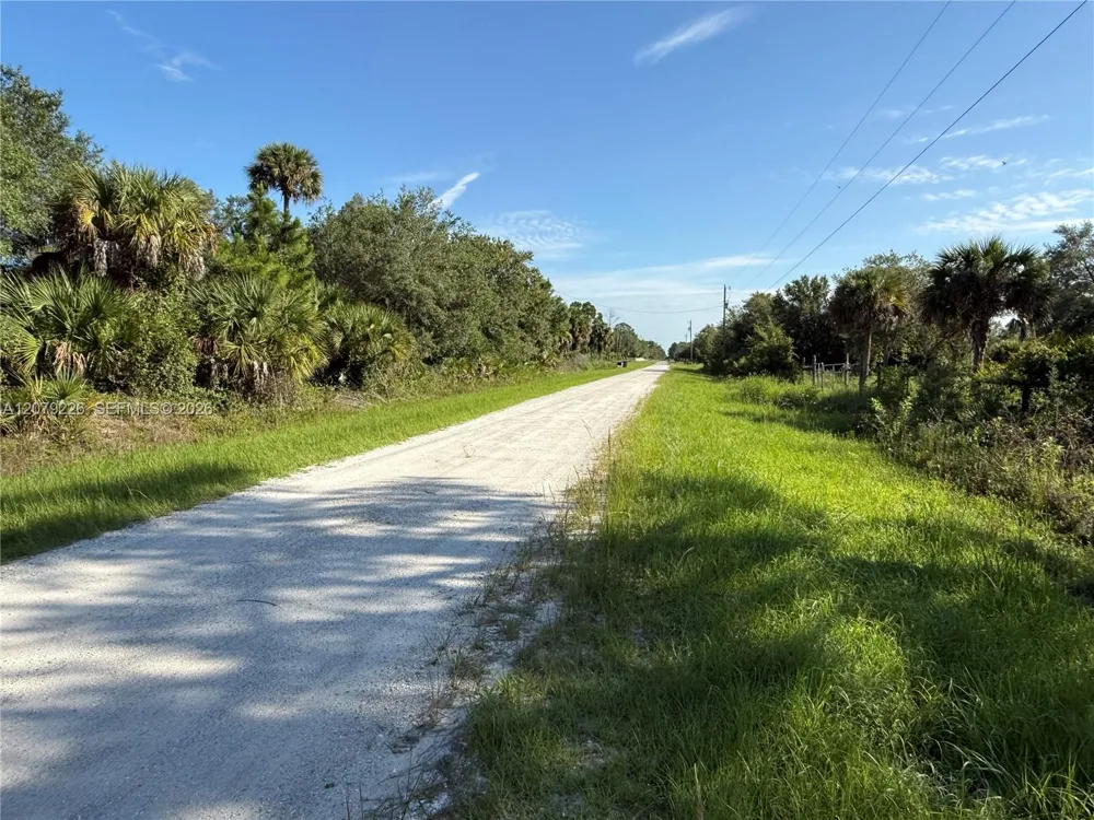145 S UTOPIA ST Clewiston, FL 33440