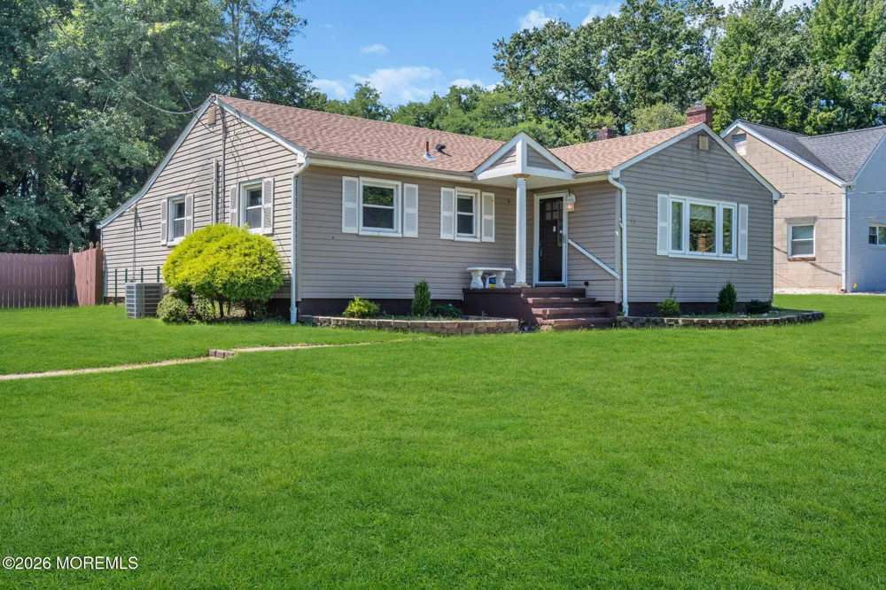 13 Sanford Street Manalapan, NJ 07726