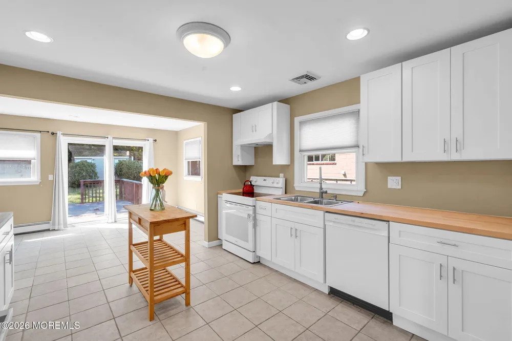 13 Sanford Street Manalapan, NJ 07726