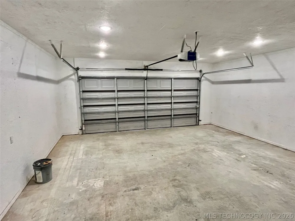 209 9 AVENUE Madill, OK 73446