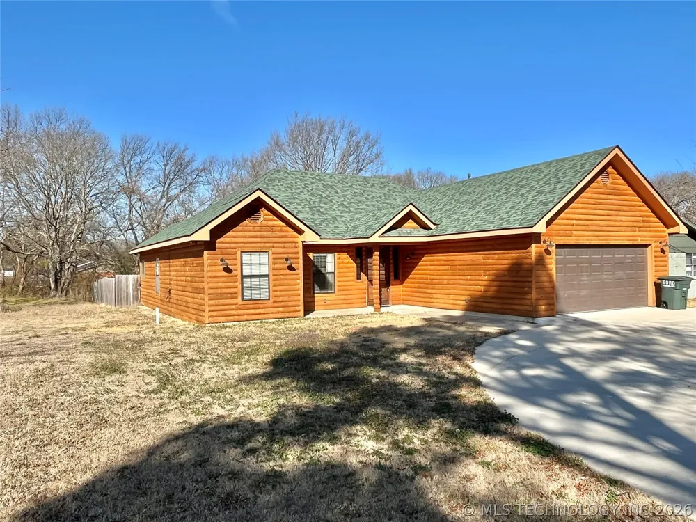 209 9 AVENUE Madill, OK 73446