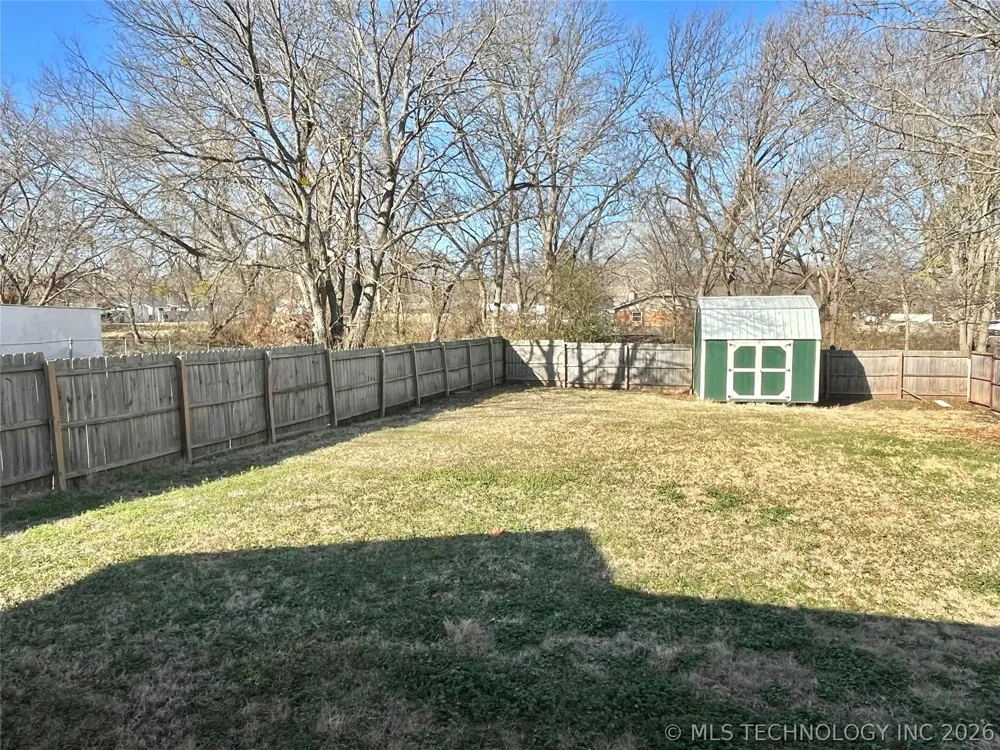 209 9 AVENUE Madill, OK 73446