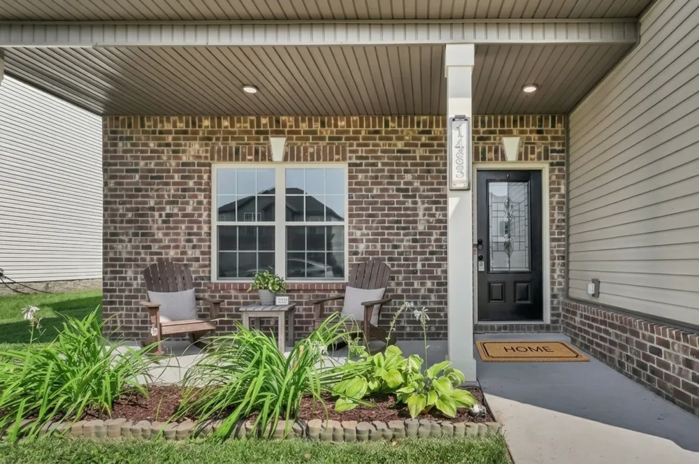 1483 Kingbird Dr Clarksville, TN 37040