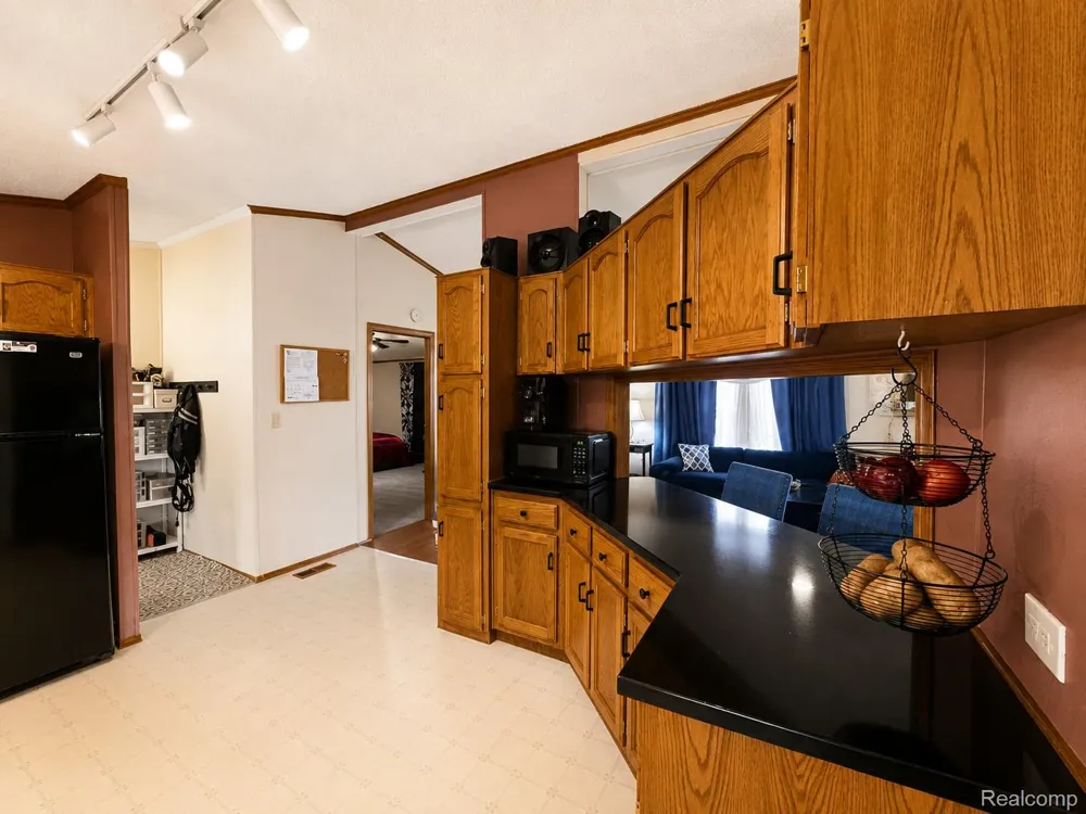 28917 Briarwood Huron Charter Township, MI 48134