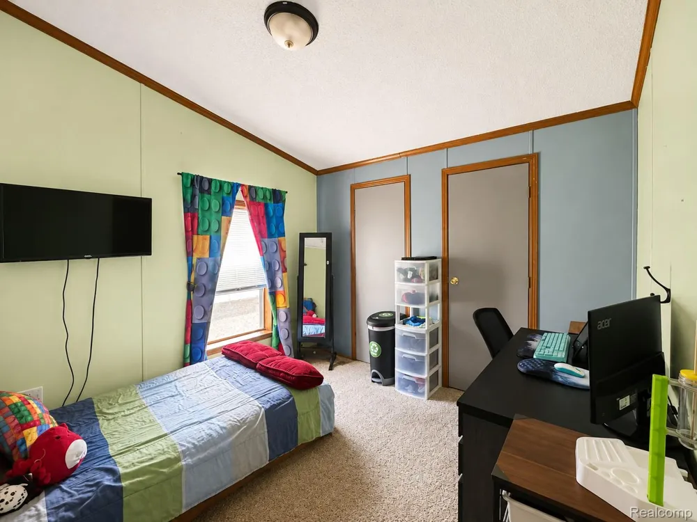 28917 Briarwood Huron Charter Township, MI 48134