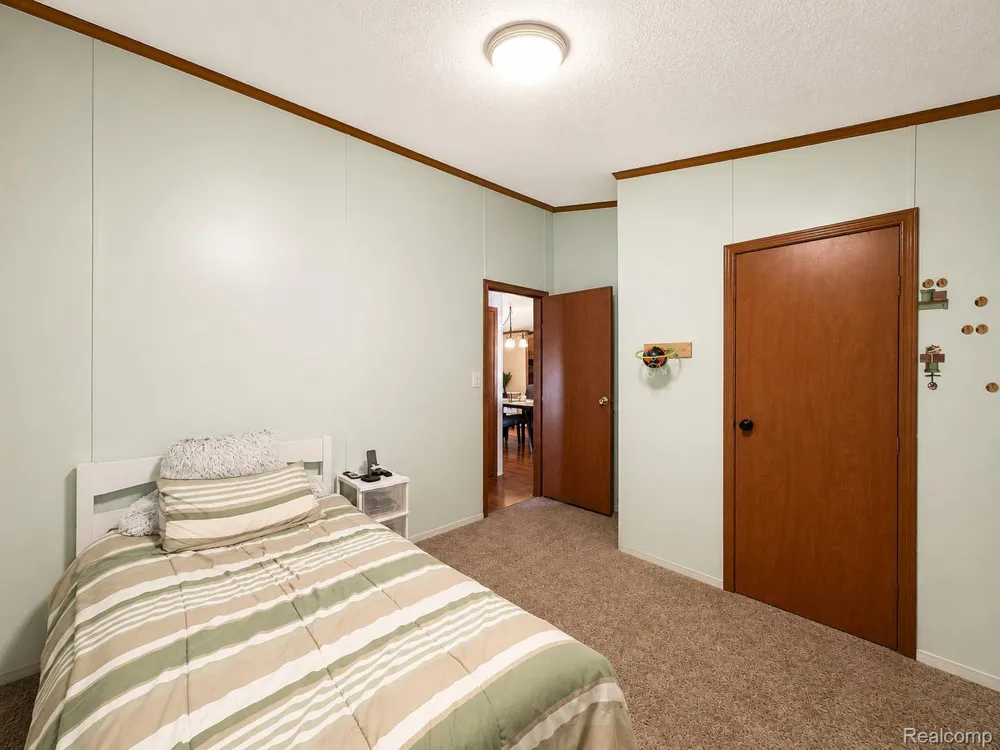 28917 Briarwood Huron Charter Township, MI 48134