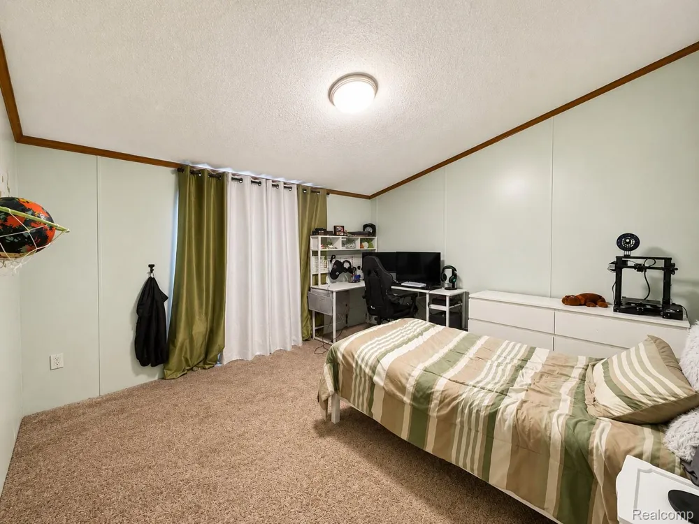 28917 Briarwood Huron Charter Township, MI 48134