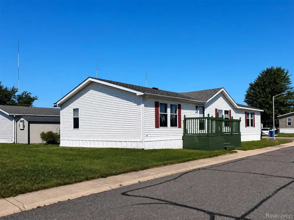 28917 Briarwood Huron Charter Township, MI 48134