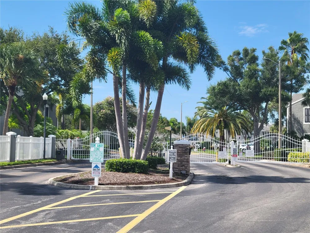 279 COUNTRYSIDE KEY BOULEVARD Oldsmar, FL 34677