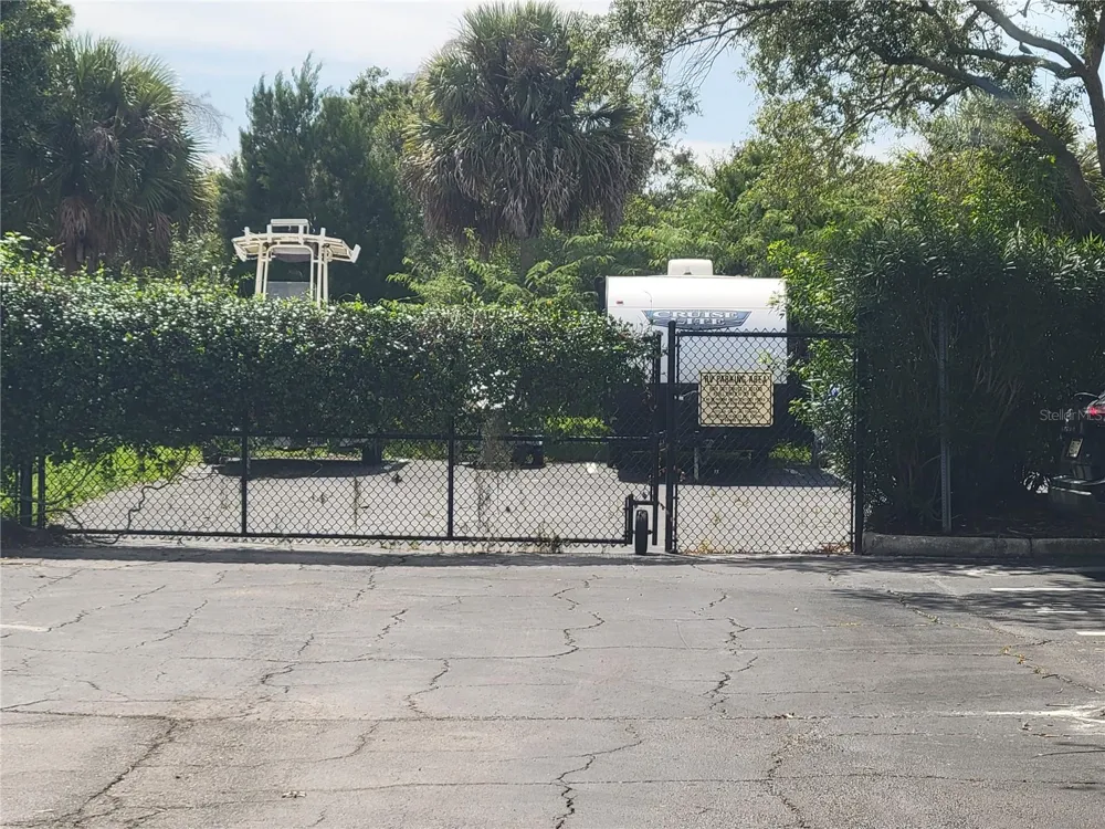 279 COUNTRYSIDE KEY BOULEVARD Oldsmar, FL 34677