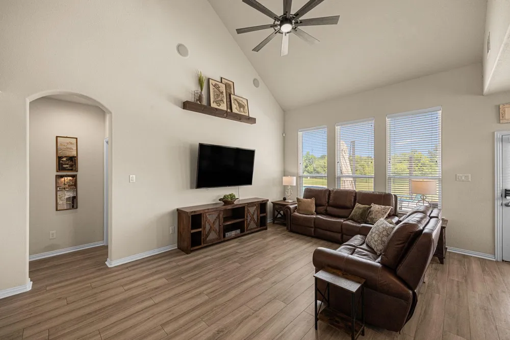 341 Burgundy Drive Alvin, TX 77511