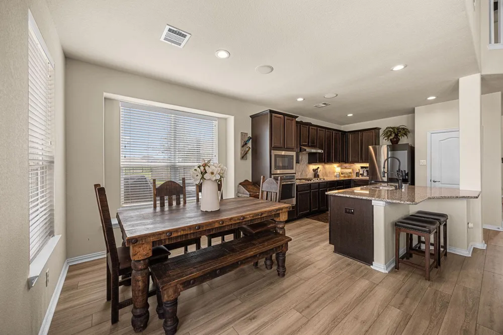 341 Burgundy Drive Alvin, TX 77511