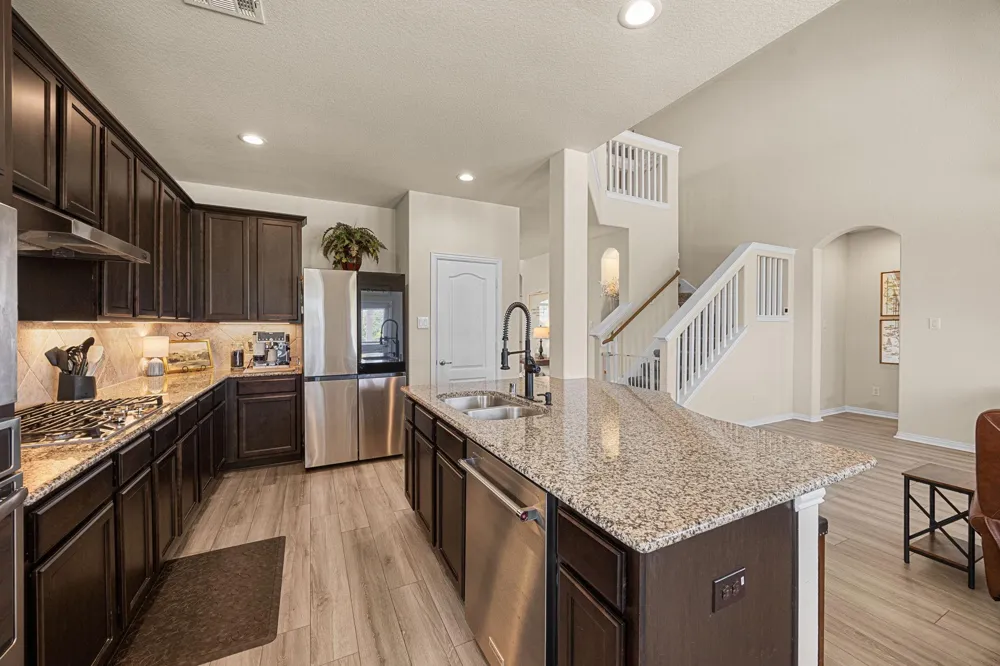 341 Burgundy Drive Alvin, TX 77511