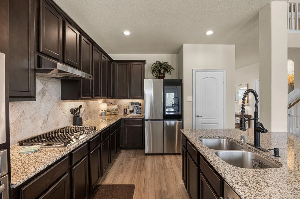 341 Burgundy Drive Alvin, TX 77511