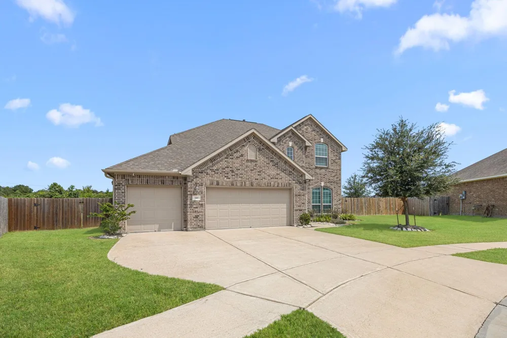 341 Burgundy Drive Alvin, TX 77511