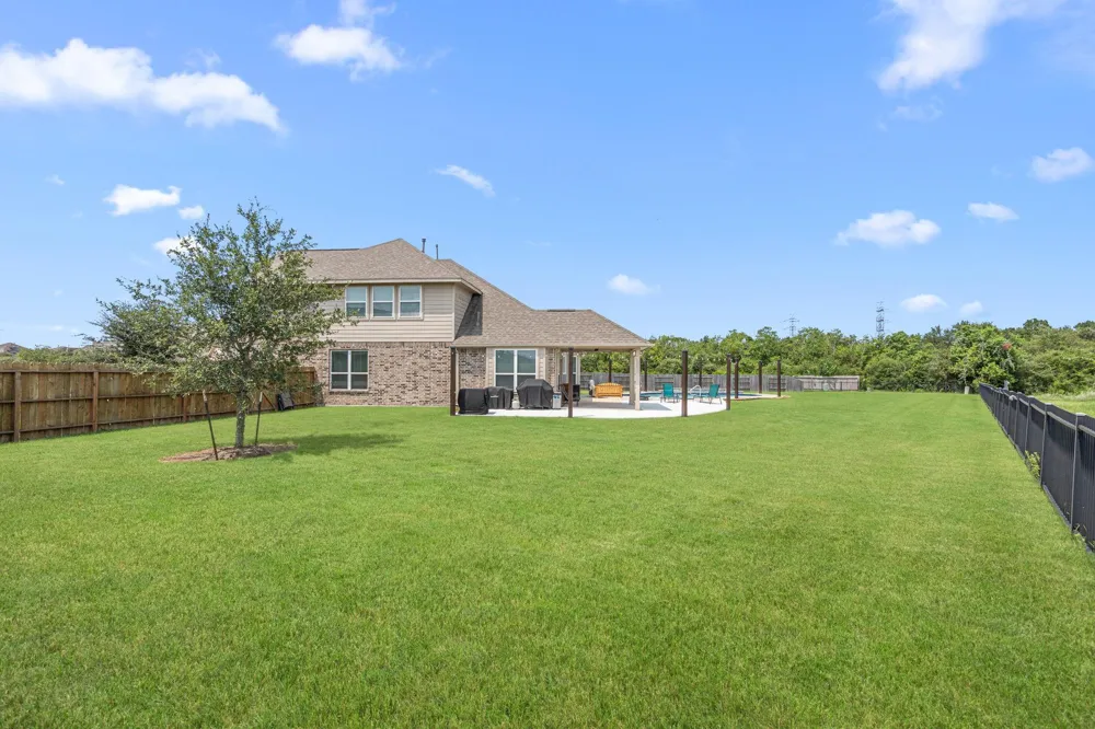 341 Burgundy Drive Alvin, TX 77511