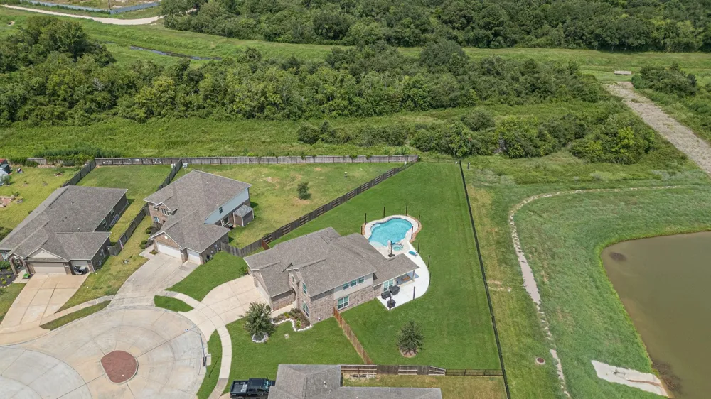 341 Burgundy Drive Alvin, TX 77511
