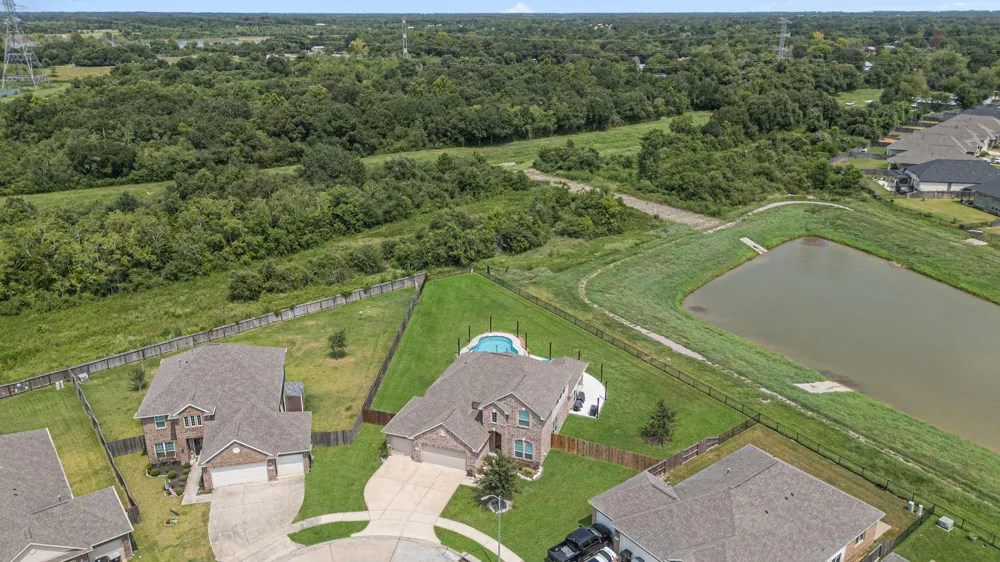 341 Burgundy Drive Alvin, TX 77511
