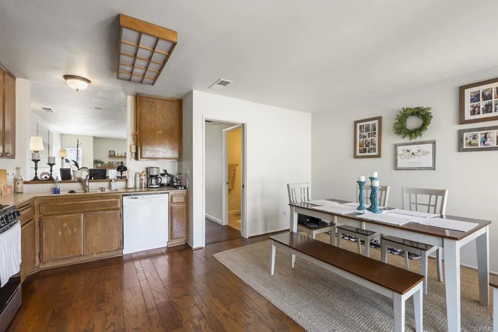 874 Marigold Court Carlsbad, CA 92011