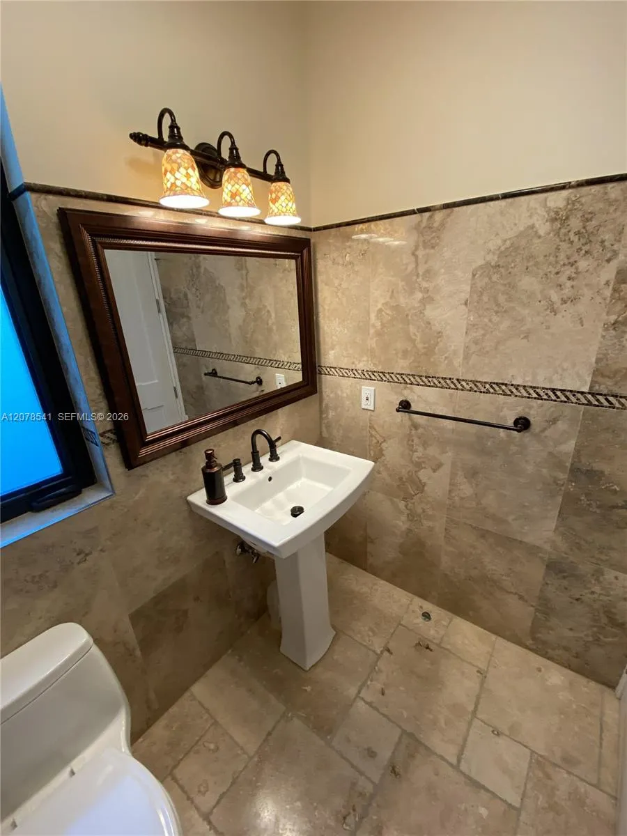 343 190th St Sunny Isles Beach, FL 33160