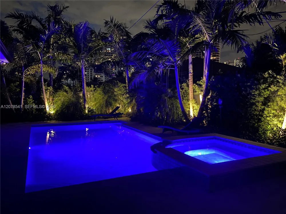 343 190th St Sunny Isles Beach, FL 33160