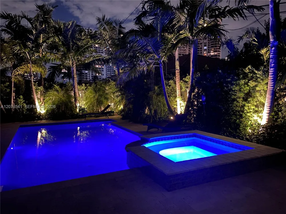 343 190th St Sunny Isles Beach, FL 33160