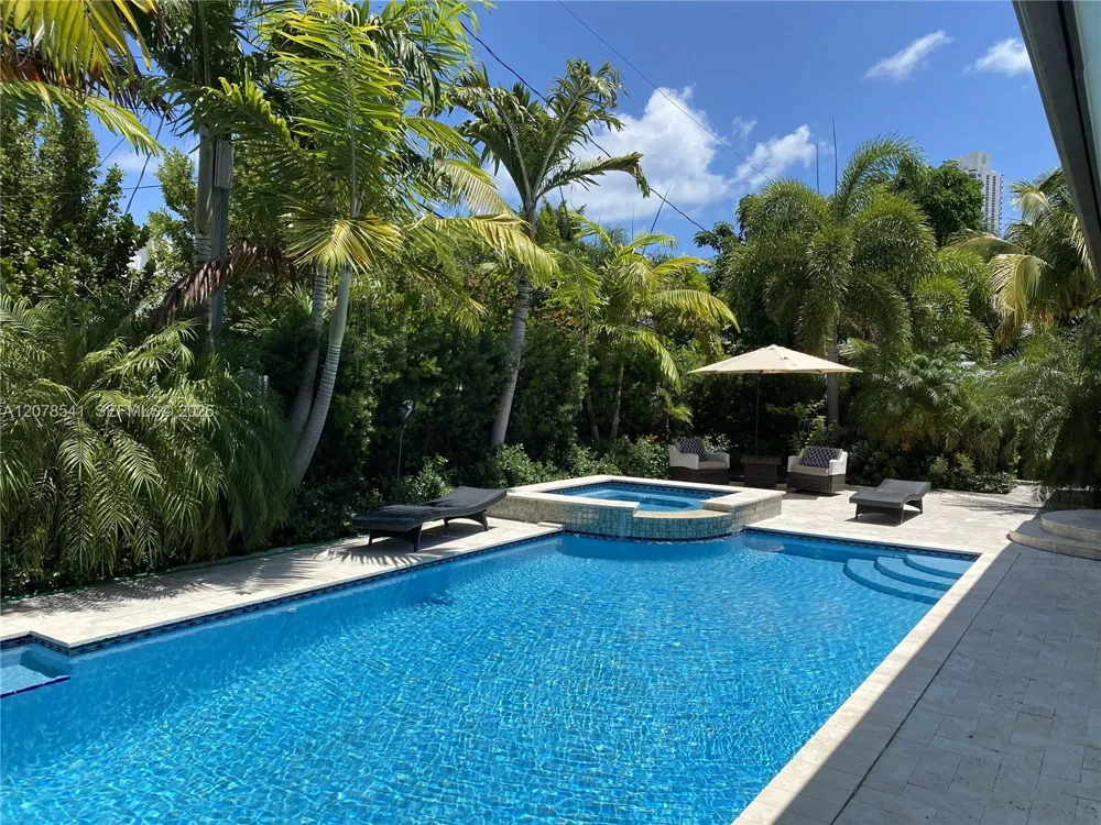 343 190th St Sunny Isles Beach, FL 33160