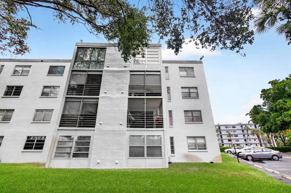 9440 SW 8TH STREET #401 Boca Raton, FL 33428
