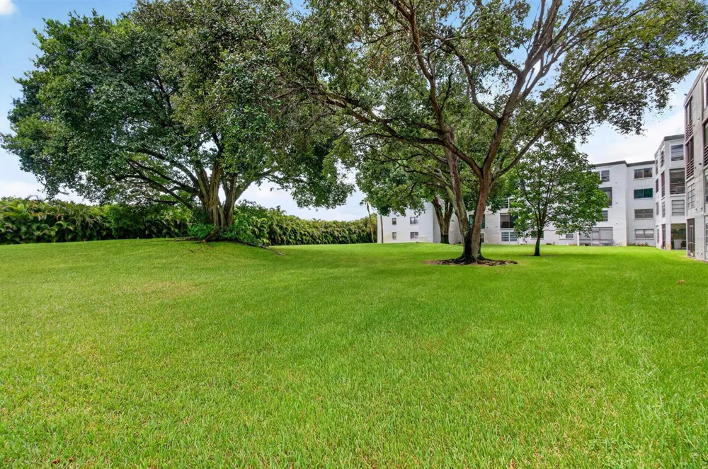 9440 SW 8TH STREET #401 Boca Raton, FL 33428