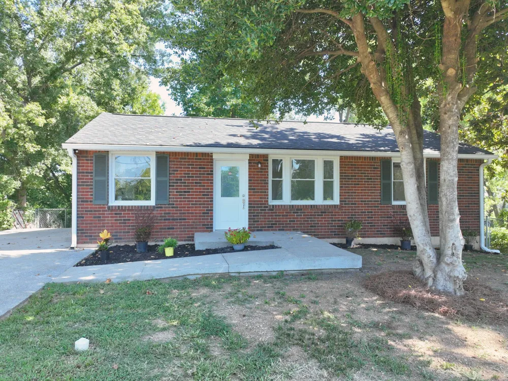 3944 Plantation Dr Hermitage, TN 37076