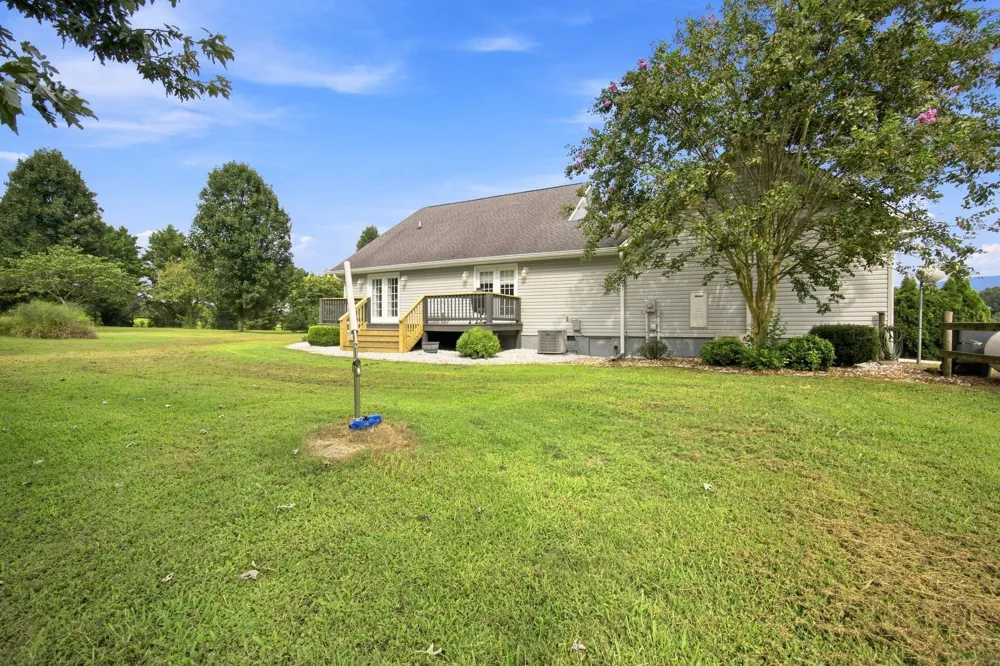 136 Columbus Lndg Delano, TN 37325