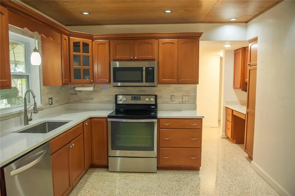 904 BROOKSIDE DRIVE Clearwater, FL 33764