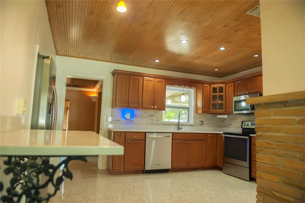904 BROOKSIDE DRIVE Clearwater, FL 33764