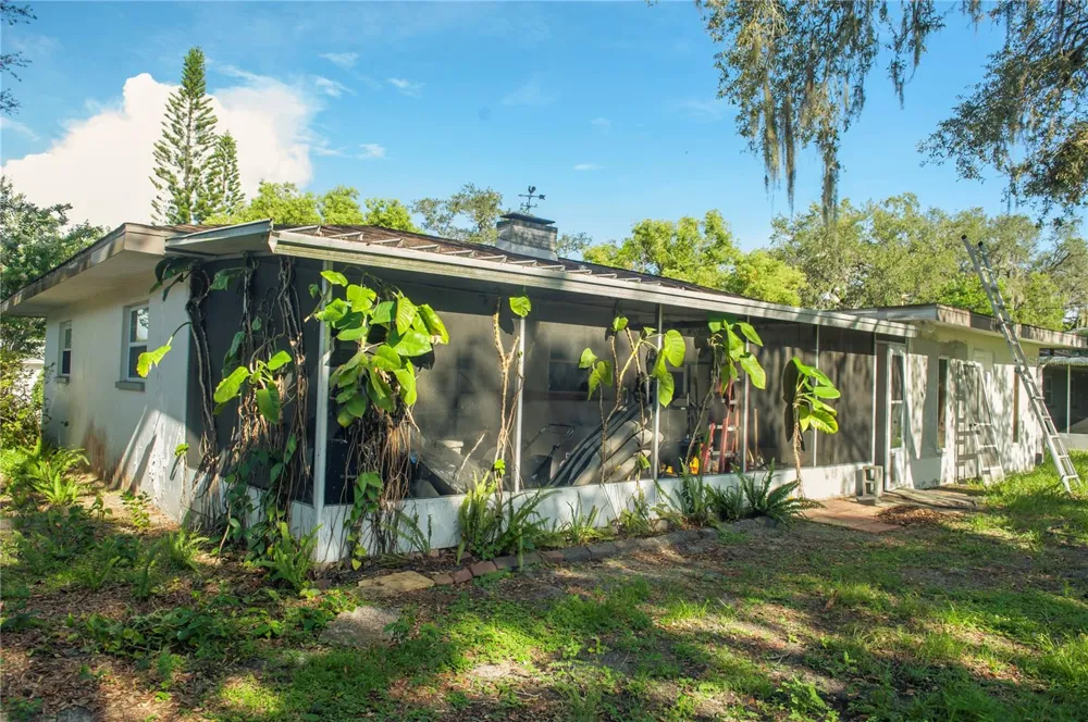 904 BROOKSIDE DRIVE Clearwater, FL 33764