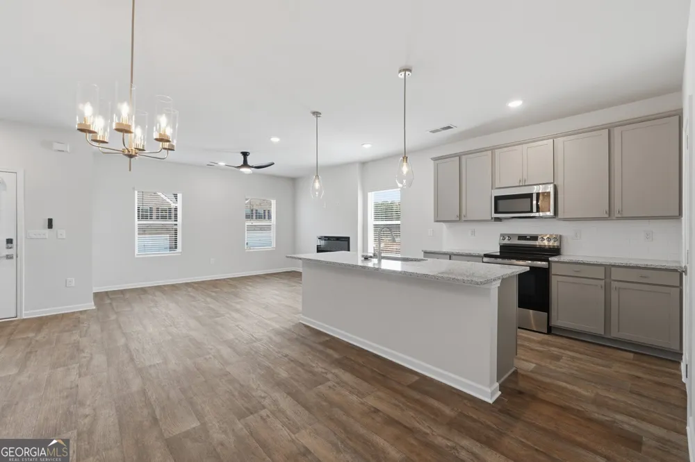 3643 PARKWAY JAMES DR Snellville, GA 30039